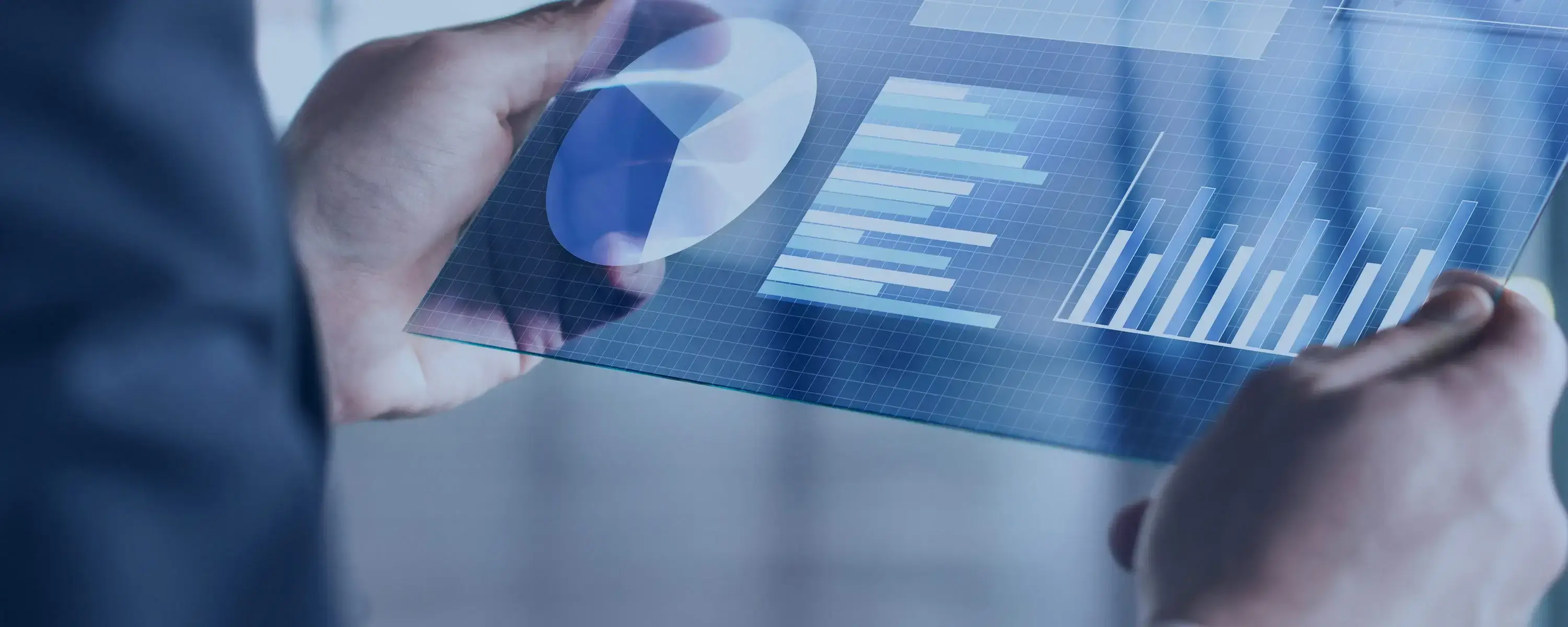 MES software: production analytics with real-time charts and KPI dashboards on transparent display